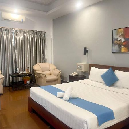 Best Central Point Hotel Phnom Penh Exterior photo
