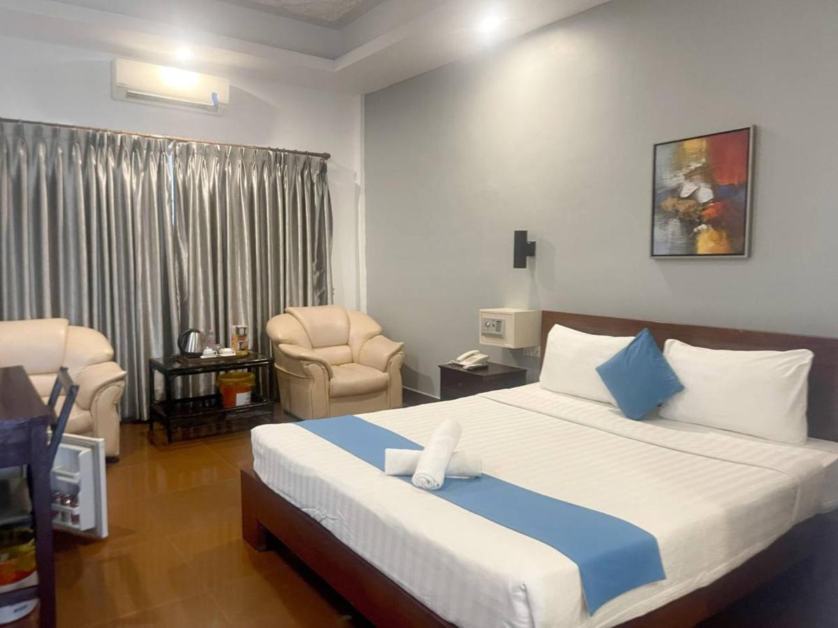 Best Central Point Hotel Phnom Penh Exterior photo