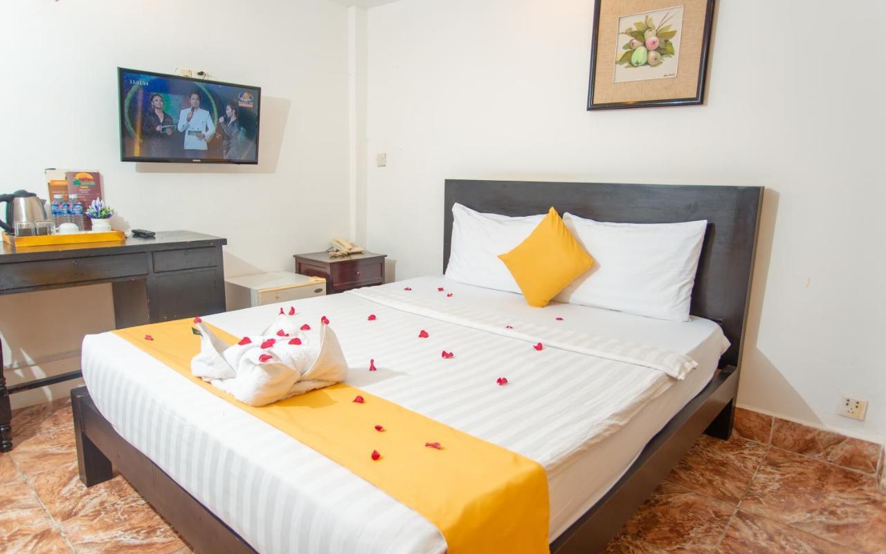 Best Central Point Hotel Phnom Penh Exterior photo