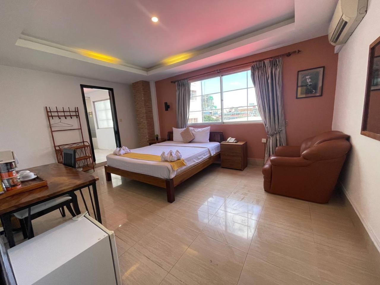 Best Central Point Hotel Phnom Penh Exterior photo